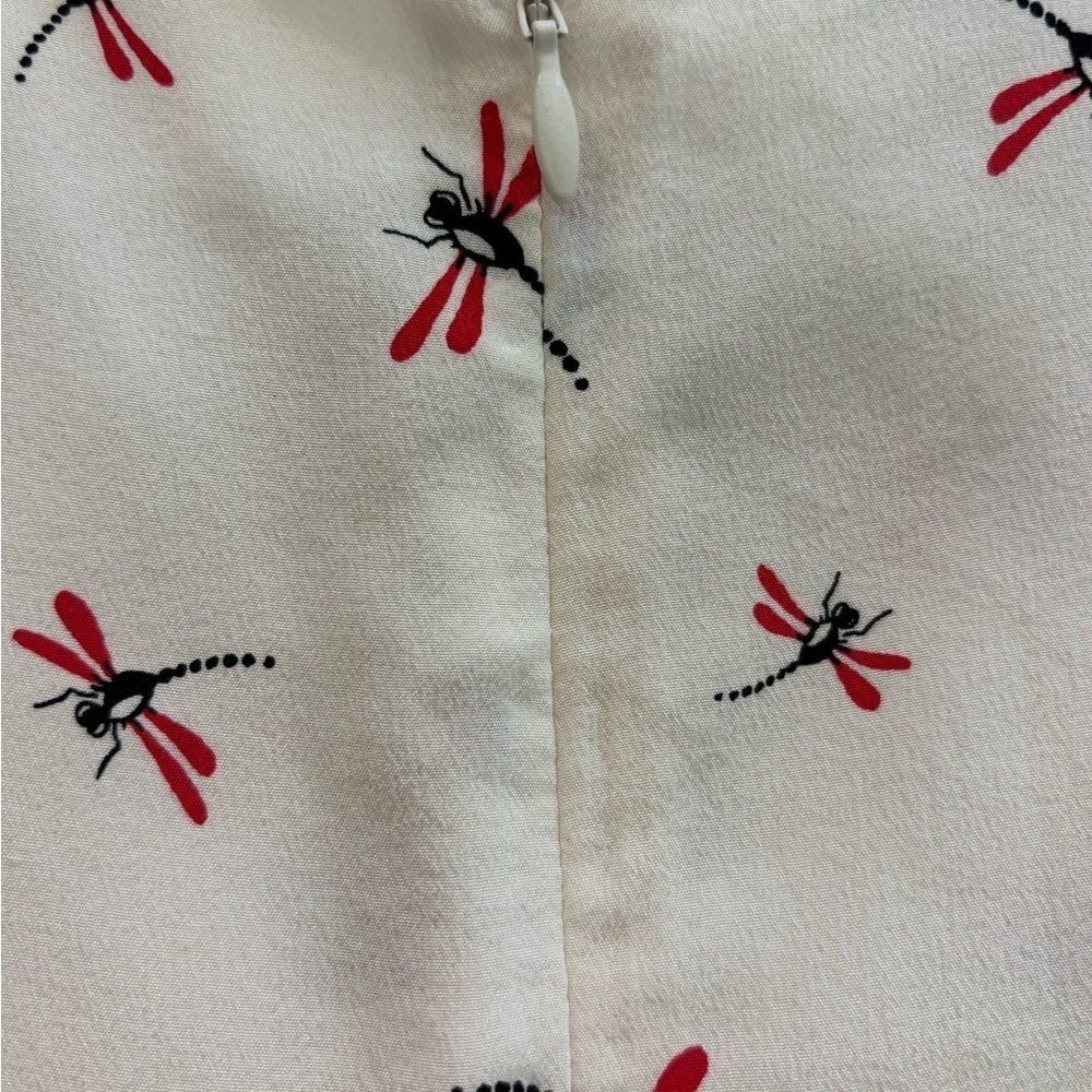 Equipment Femme “Lyle” 100% Silk Sleeveless dragonfly allover printed blouse 🖤 - Picture 8 of 10